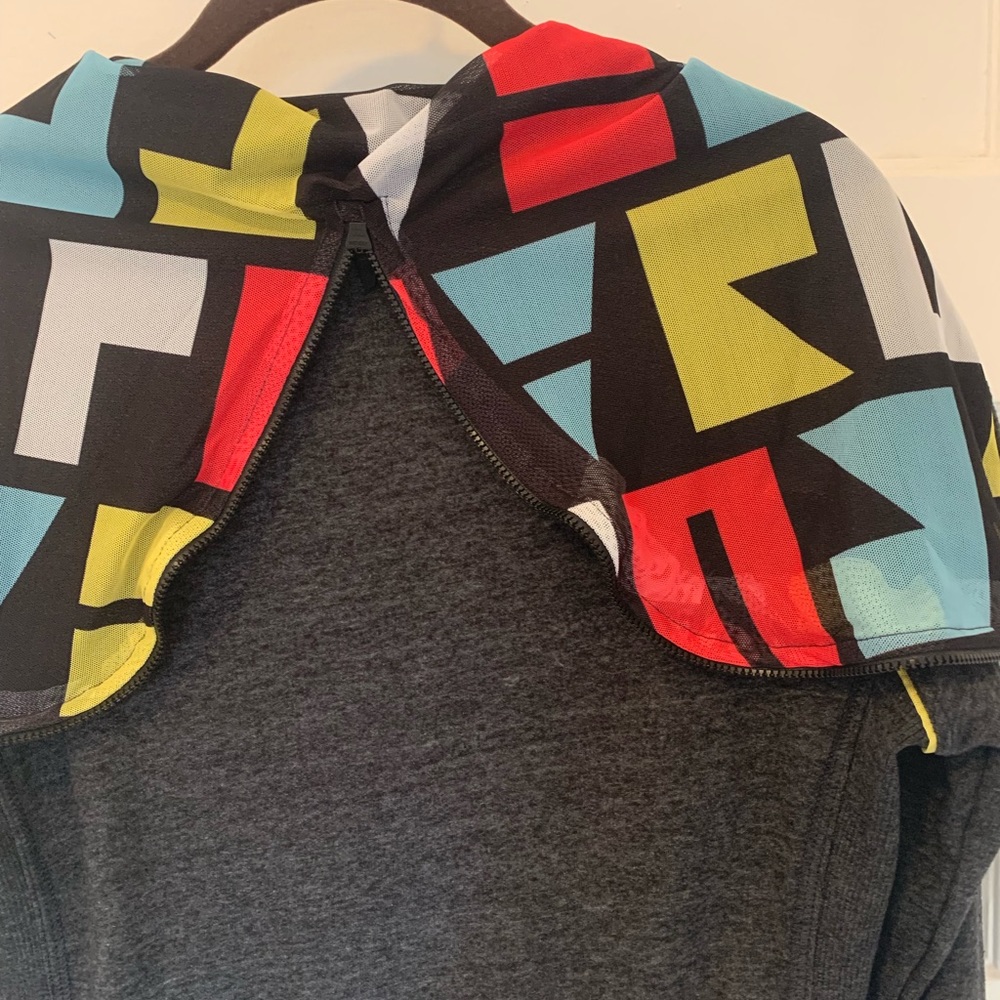 Brooks Revival Hoodie - Picture 12 of 16